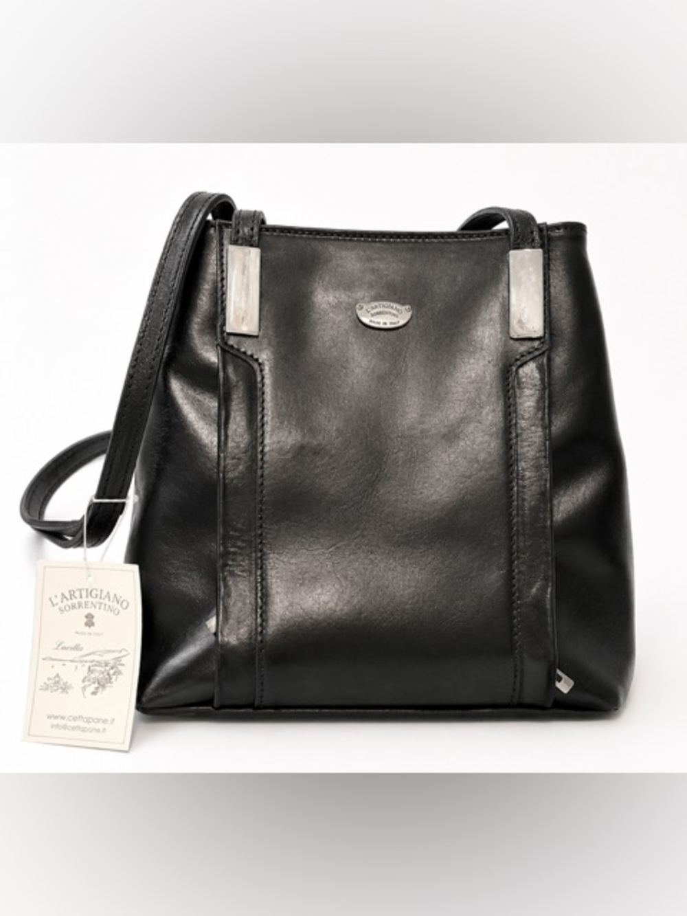 Chic Black Leather Backpack by L’ ARTIGIANO SORRENTINO